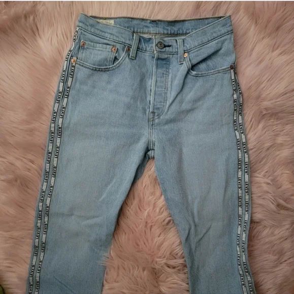 Levi's 501 cropped logo strip high waist button fly jeans - Picture 3 of 13
